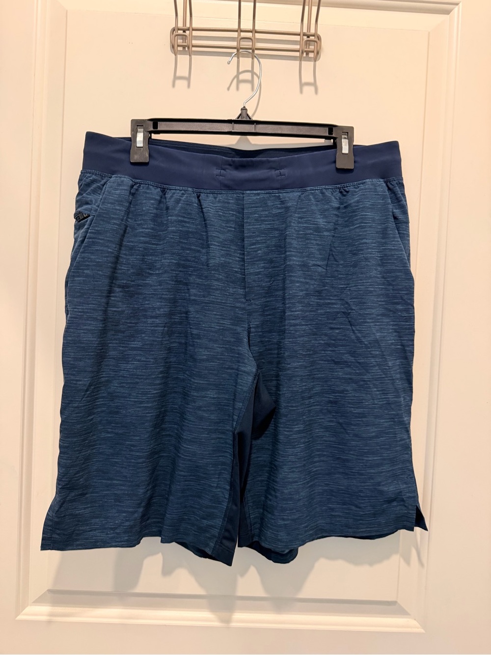 Lululemon T.H.E. Short 9"
Heather Allover Iron Blue
True Navy Athletic Shorts XL